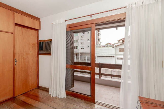 Imagem Casa com 4 Quartos à Venda, 388 m² em Jardim Itu - Porto Alegre