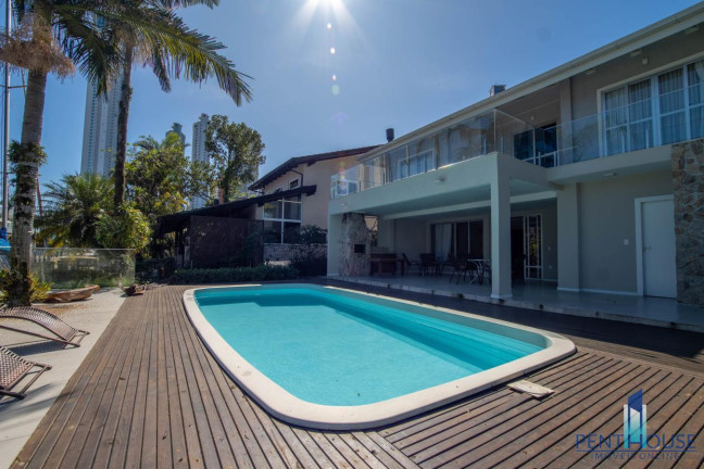 Imagem Casa com 5 Quartos à Venda, 420 m² em Barra - Balneário Camboriú