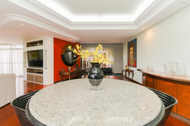 Imagem Casa com 6 Quartos à Venda, 684 m² em Santo Inácio - Curitiba Imagem Casa com 6 Quartos à Venda, 684 m² em Santo Inácio - Curitiba