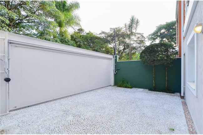 Casa com 4 Quartos à Venda,  em Alto Da Boa Vista - São Paulo