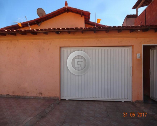 Casa com 2 Quartos à Venda, 200 m² em Santa Rita I - Montes Claros
