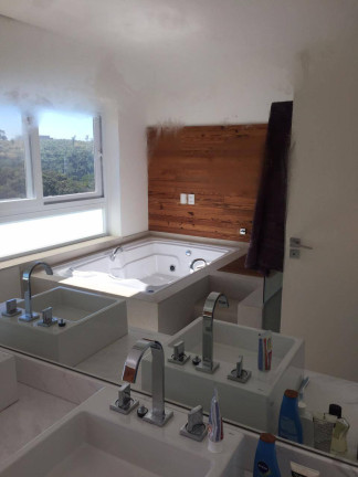 Imagem Casa com 4 Quartos à Venda, 330 m² em Alphaville - Santana De Parnaíba Imagem Casa com 4 Quartos à Venda, 330 m² em Alphaville - Santana De Parnaíba