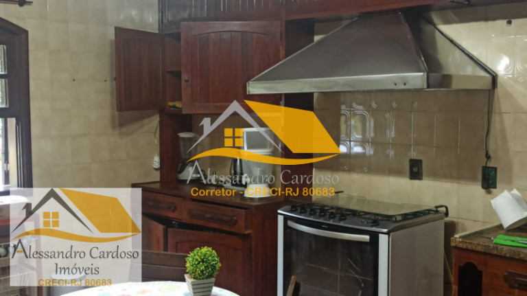 Imagem Casa com 3 Quartos à Venda, 300 m²