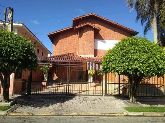 Sobrado com 4 Quartos à Venda, 350 m² em Jardim Virginia - Guarujá