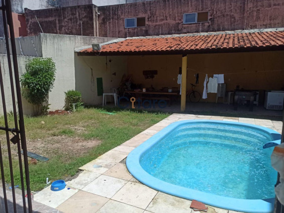 Casa com 3 Quartos à Venda, 320 m² em Tauape - Fortaleza