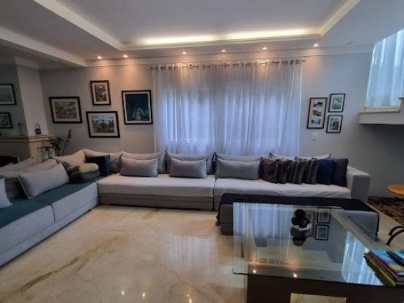 Casa de Condomínio com 4 Quartos para Alugar, 400 m² em Green Valley Alphaville - Barueri