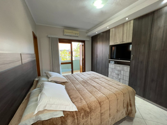 Imagem Casa com 3 Quartos à Venda, 210 m² em Moinhos De Vento - Canoas
