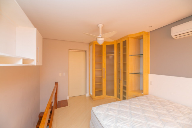 Imagem Imóvel com 1 Quarto à Venda, 47 m² em Menino Deus - Porto Alegre Imagem Imóvel com 1 Quarto à Venda, 47 m² em Menino Deus - Porto Alegre