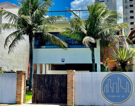 Imagem Casa com 5 Quartos para Alugar, 850 m² em Centro - Balneário Piçarras Imagem Casa com 5 Quartos para Alugar, 850 m² em Centro - Balneário Piçarras