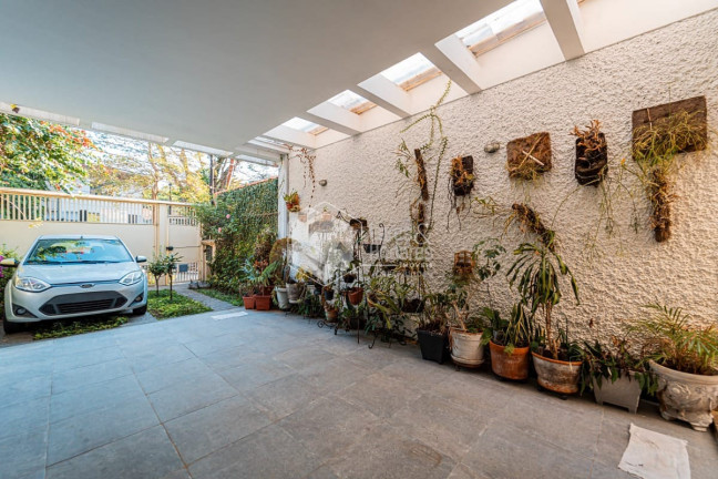 Imagem Casa com 3 Quartos à Venda, 161 m² em Indianópolis - São Paulo Imagem Casa com 3 Quartos à Venda, 161 m² em Indianópolis - São Paulo