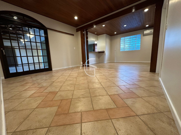 Imagem Casa com 3 Quartos à Venda,  em Floresta - Joinville