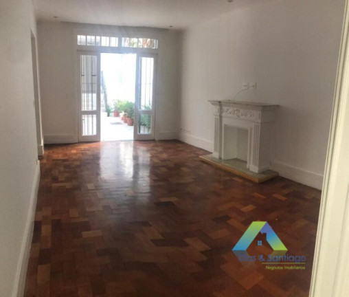 Imagem Sobrado com 6 Quartos à Venda, 300 m² em Cerqueira César - São Paulo