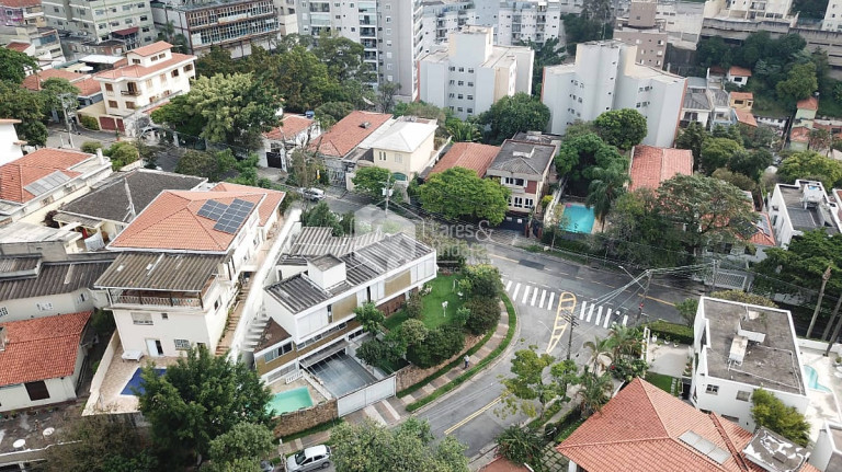 Imagem Sobrado com 4 Quartos à Venda, 300 m² em Vila Ipojuca - São Paulo Imagem Sobrado com 4 Quartos à Venda, 300 m² em Vila Ipojuca - São Paulo