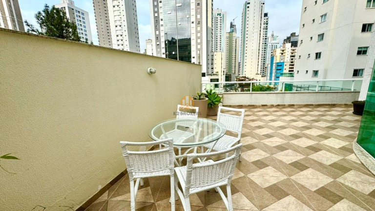 Imagem Imóvel com 3 Quartos à Venda, 213 m² em Pioneiros - Balneário Camboriú