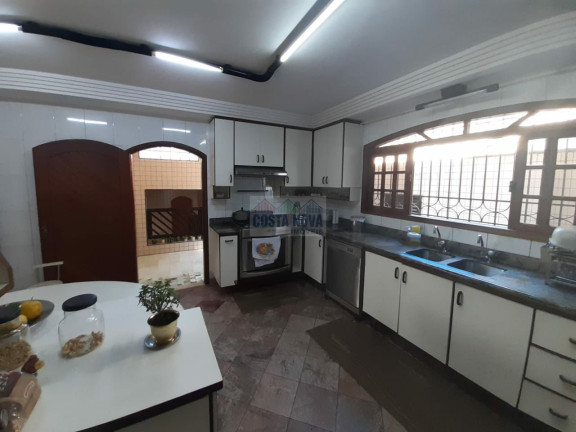 Imagem Casa com 4 Quartos à Venda, 607 m²