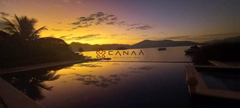 Imagem Casa com 8 Quartos à Venda, 500 m² em Mombaça - Angra Dos Reis