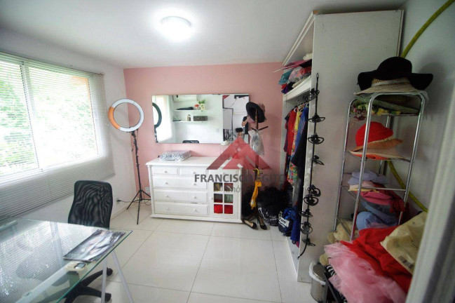 Imagem Casa com 8 Quartos à Venda, 400 m² em Maria Paula - Niterói Imagem Casa com 8 Quartos à Venda, 400 m² em Maria Paula - Niterói