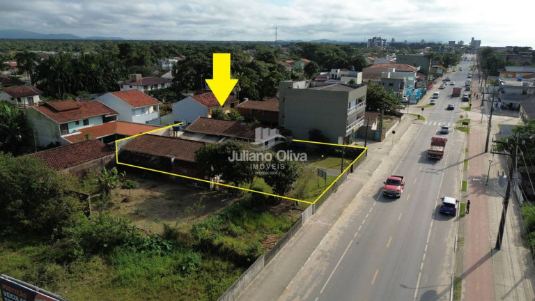 Imagem Casa com 6 Quartos à Venda, 190 m² em Cambiju - Itapoá