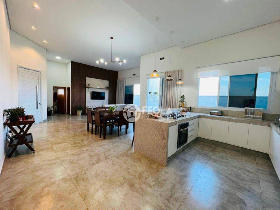 Imagem Casa com 3 Quartos à Venda, 232 m² em Fazenda Santa Lúcia - Americana Imagem Casa com 3 Quartos à Venda, 232 m² em Fazenda Santa Lúcia - Americana