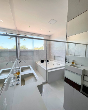 Imagem Casa com 4 Quartos à Venda, 316 m² em Interlagos - Vila Velha Imagem Casa com 4 Quartos à Venda, 316 m² em Interlagos - Vila Velha