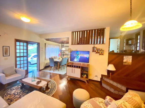Imagem Casa com 4 Quartos à Venda, 160 m² em Quebra Frascos - Teresópolis Imagem Casa com 4 Quartos à Venda, 160 m² em Quebra Frascos - Teresópolis