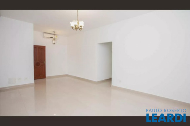 Imagem Casa com 3 Quartos à Venda, 343 m² em Campestre - Santo André Imagem Casa com 3 Quartos à Venda, 343 m² em Campestre - Santo André