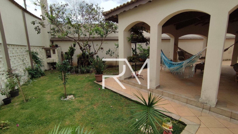 Imagem Casa com 3 Quartos à Venda, 185 m² em Vila Anhanguera - Mongaguá