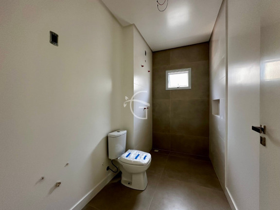 Imagem Sobrado com 3 Quartos à Venda, 346 m² em América - Joinville