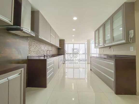 Imagem Casa com 4 Quartos à Venda, 320 m² em Alto - Teresópolis Imagem Casa com 4 Quartos à Venda, 320 m² em Alto - Teresópolis