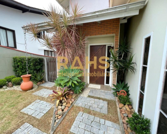 Imagem Casa com 3 Quartos à Venda, 255 m² em Saguaçu - Joinville Imagem Casa com 3 Quartos à Venda, 255 m² em Saguaçu - Joinville
