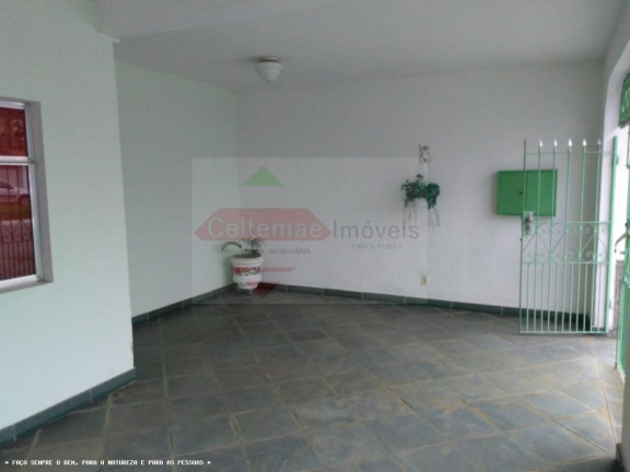 Imagem Casa com 3 Quartos à Venda, 218 m² em Vila Sao Jose - Taubaté
