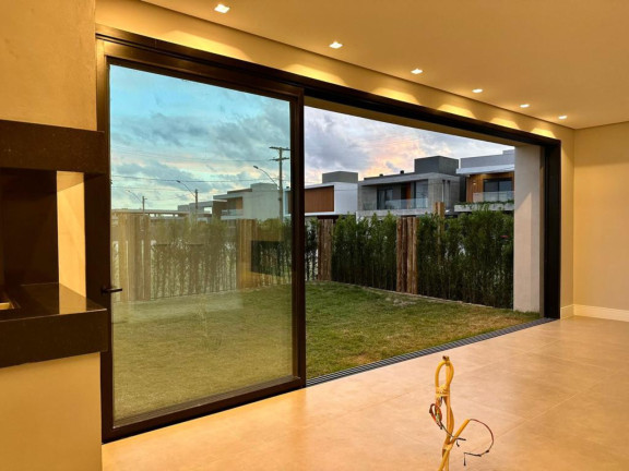 Imagem Casa com 4 Quartos à Venda, em -- - Capao Da Canoa Imagem Casa com 4 Quartos à Venda, em -- - Capao Da Canoa