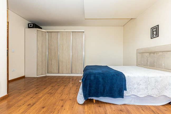 Imagem Casa com 4 Quartos à Venda, 440 m² em Augusta - Curitiba