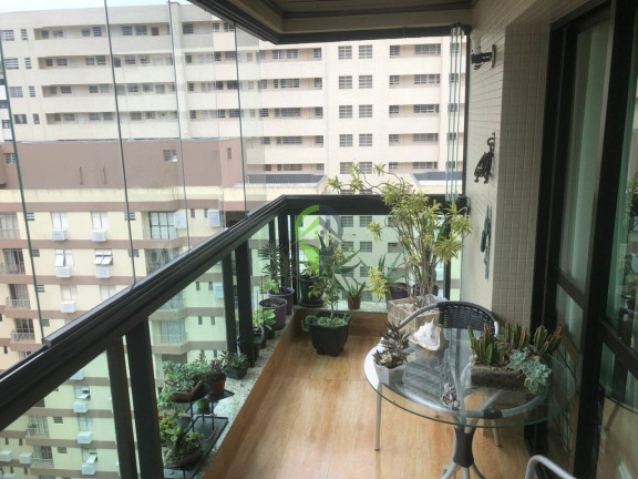 Apartamento com 3 Quartos para Alugar, 110 m² em José Menino - Santos