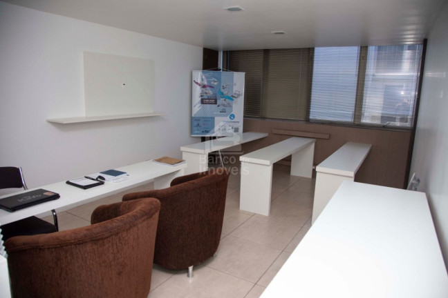 Imagem Sala Comercial à Venda, 104 m² em Centro - Santa Maria Imagem Sala Comercial à Venda, 104 m² em Centro - Santa Maria