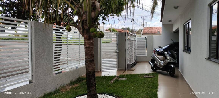 Casa com 3 Quartos à Venda, 196 m² em Jardim Nova Baroneza - Arapongas