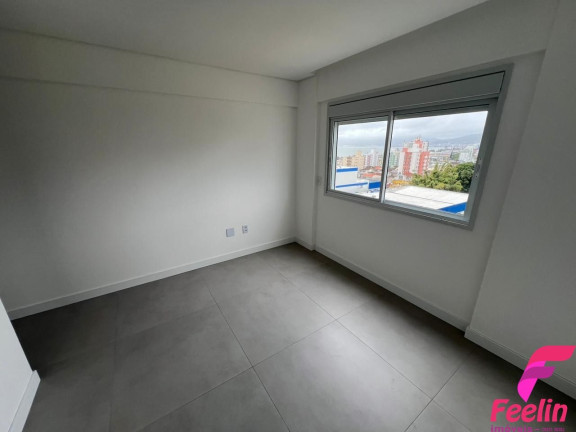 Imagem Apartamento com 2 Quartos à Venda, 79 m² em Barreiros - São José