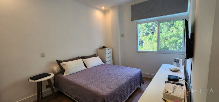 Imagem Apartamento com 2 Quartos à Venda, 72 m² em Lagoa - Rio De Janeiro Imagem Apartamento com 2 Quartos à Venda, 72 m² em Lagoa - Rio De Janeiro