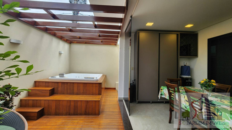 Imagem Casa com 5 Quartos à Venda, 234 m² em Flores - Manaus Imagem Casa com 5 Quartos à Venda, 234 m² em Flores - Manaus
