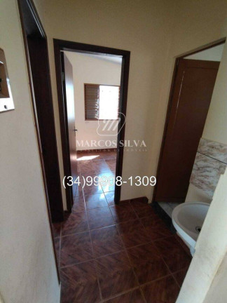 Imagem Casa com 3 Quartos à Venda, 250 m² em Santa Mônica - Uberlândia