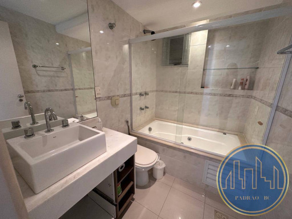 Imagem Apartamento com 4 Quartos para Temporada, em Centro - Balneário Camboriú Imagem Apartamento com 4 Quartos para Temporada, em Centro - Balneário Camboriú