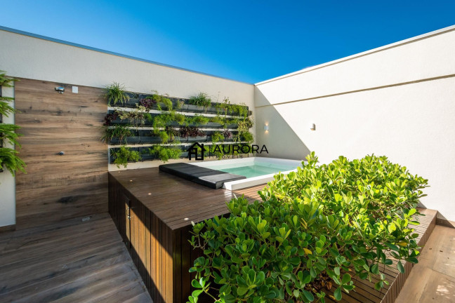 Imagem Apartamento com 2 Quartos à Venda, 67 m² em Centro - Camboriú