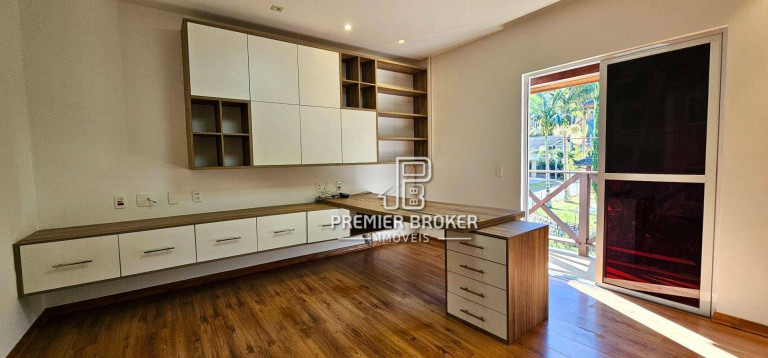 Imagem Casa com 3 Quartos à Venda, 248 m² em Vargem Grande - Teresópolis