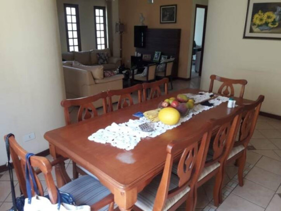 Imagem Casa com 3 Quartos à Venda, 200 m² em Campos Elíseos - Taubaté Imagem Casa com 3 Quartos à Venda, 200 m² em Campos Elíseos - Taubaté