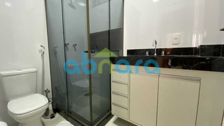 Imagem Apartamento com 2 Quartos à Venda, 63 m² em Copacabana - Rio De Janeiro Imagem Apartamento com 2 Quartos à Venda, 63 m² em Copacabana - Rio De Janeiro