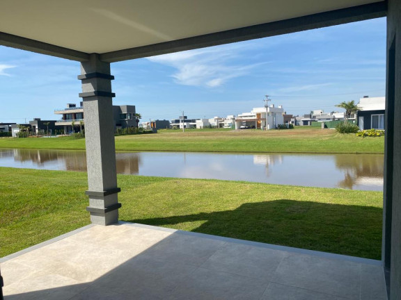 Imagem Casa com 3 Quartos à Venda, 237 m² em Torres - Torres Imagem Casa com 3 Quartos à Venda, 237 m² em Torres - Torres