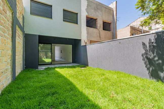 Imagem Casa com 3 Quartos à Venda, 210 m² em Chácara Das Pedras - Porto Alegre Imagem Casa com 3 Quartos à Venda, 210 m² em Chácara Das Pedras - Porto Alegre