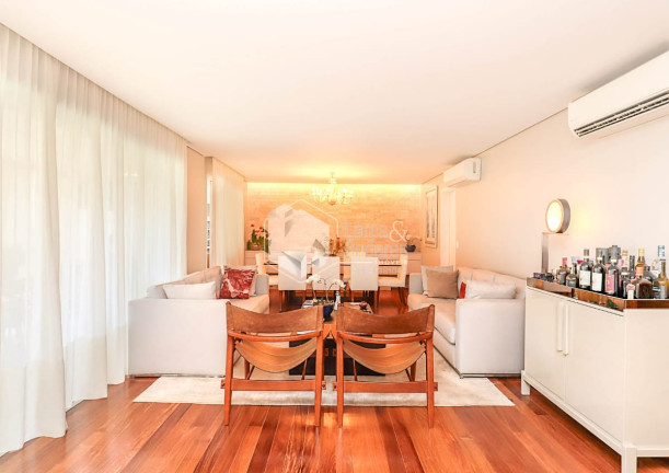 Apartamento com 3 Quartos à Venda, 226 m² em Vila Nova Conceição - São Paulo