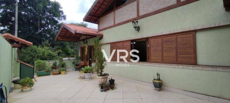 Casa com 3 Quartos à Venda, 226 m² em Golfe - Teresópolis