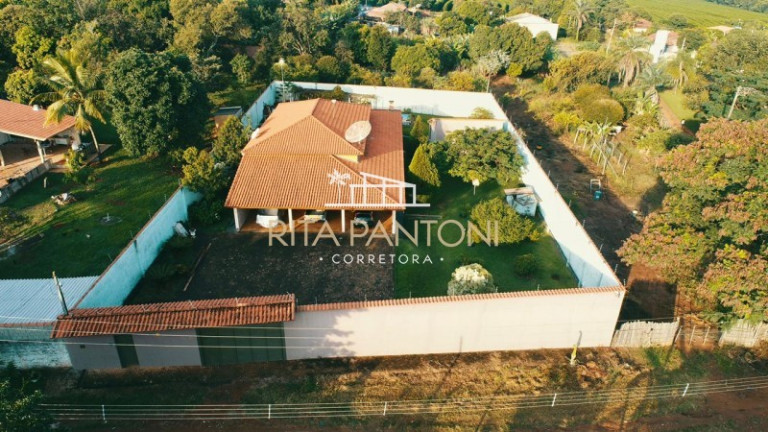 Imagem Imóvel com 3 Quartos à Venda, 2.800 m² em Franca - Franca Imagem Imóvel com 3 Quartos à Venda, 2.800 m² em Franca - Franca